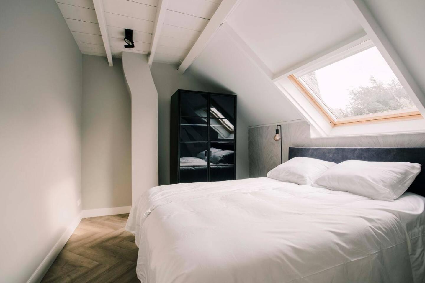 Hotelbed W Aircon At City Villa Tilburg Willem 1 المظهر الخارجي الصورة