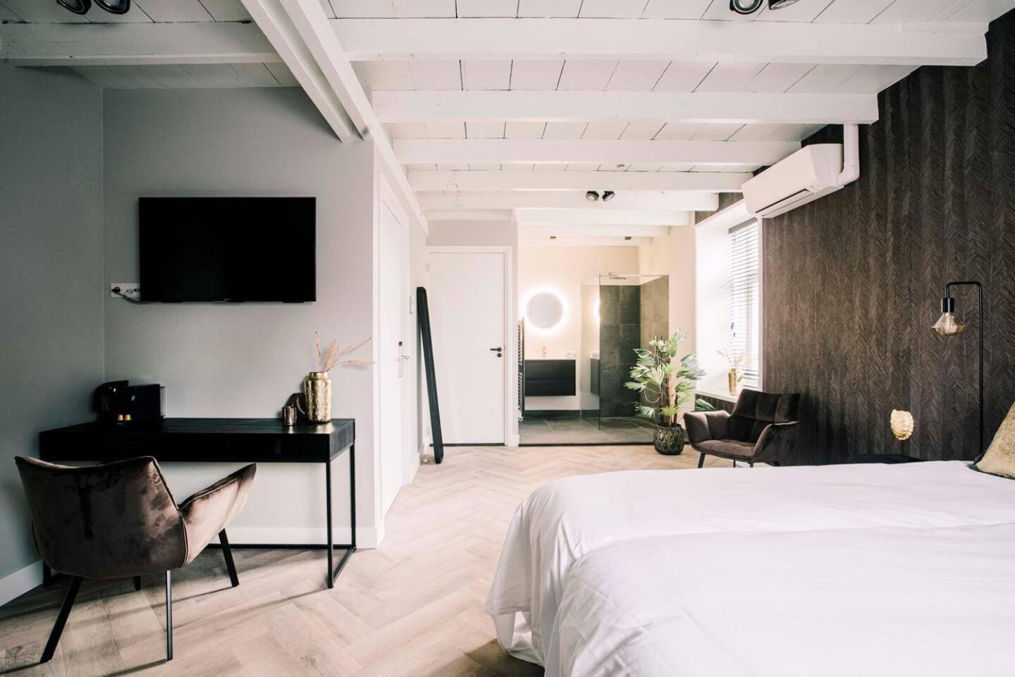 Hotelbed W Aircon At City Villa Tilburg Willem 1 المظهر الخارجي الصورة